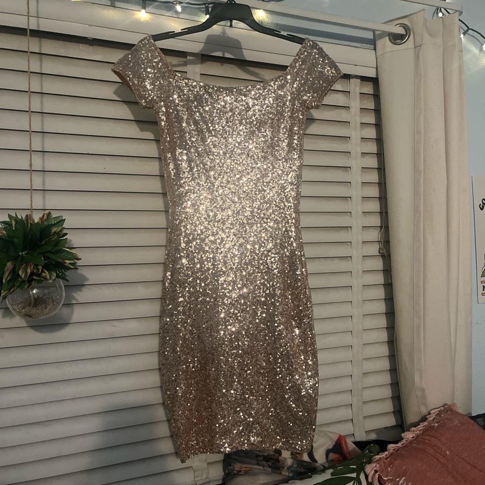 SABORA rose gold / gold sequin off the shoulder bodycon dress